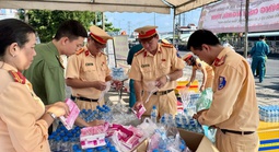 Hình ảnh ấm lòng tại “Trạm dừng chân nghĩa tình” ở Đồng Tháp