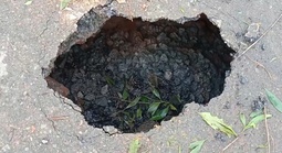 Điều bất thường xuất hiện giữa Quốc lộ 9B ở Quảng Trị