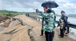 Sập bờ kè sông Ba làm 4 người tử vong: Ngỡ ngàng biển cấm bị tháo dỡ trước khi xảy ra vụ việc