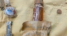 Tìm thấy hài cốt liệt sĩ kèm lọ thủy tinh có thông tin quan trọng