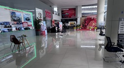 Nhiều đại lý Toyota, Mitsubishi thiếu ô tô bán dịp Tết, điều gì đang xảy ra?