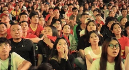 Gương mặt thẫn thờ của cổ động viên TP HCM khi U23 Việt Nam nhận thất bại không ngờ