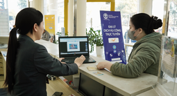 Viên chức chuyển công tác trong năm có được hưởng trọn thưởng Tết?