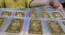 Sáng 20-1, giá vàng miếng SJC 165 triệu đồng/lượng vẫn khan hiếm, không dễ mua