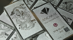 Bạc lập đỉnh mới, người dân rút tiết kiệm, xếp hàng đến 9 giờ tối chờ mua