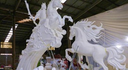 CLIP: Dùng robot chế tác linh vật ngựa độc đáo Tết Nguyên đán Bính Ngọ