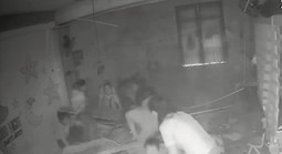 Trần thạch cao đổ sập đè trúng nhiều trẻ mầm non đang ngủ