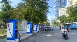 TPHCM lắp đặt tủ đổi pin trên vỉa hè