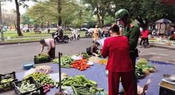 "Mạnh tay" dẹp loạn cảnh bát nháo vỉa hè, lòng đường chung cư Tây Thạnh