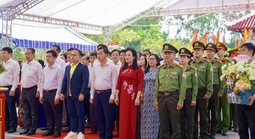 Dòng người về Côn Đảo dự lễ giỗ nữ Anh hùng Võ Thị Sáu