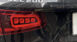 Công an vào cuộc vụ xe Mercedes bị cào xước, bẻ gương, đập kính khi đỗ trước một trung tâm tiếng Anh