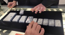 Tỉnh táo khi lao vào "cơn sốt bạc"