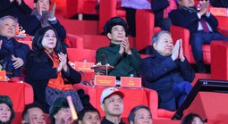 Tổng Bí thư Tô Lâm dự chương trình nghệ thuật đặc biệt "Dưới lá cờ vẻ vang của Đảng"