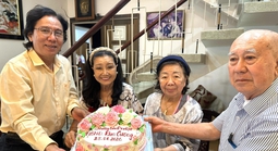 Nghệ sĩ tề tựu mừng thọ 90 tuổi của Kỳ nữ Kim Cương