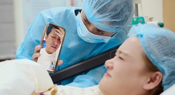 Nhã Phương sinh con thứ ba, Trường Giang bật khóc