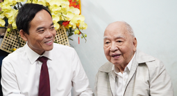 TPHCM tặng, truy tặng Huy hiệu Đảng đợt ngày 3-2 cho 3.829 đảng viên