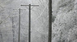 Cận cảnh bão tuyết mùa đông khủng khiếp, "băng tích tụ ở mức thảm họa" tại Mỹ