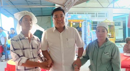 Vụ 2 mẹ con bị sát hại: Thăm hỏi, động viên gia đình