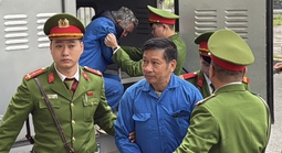 Xây toà tháp ngàn tỉ “đắp chiếu”, cựu Chủ tịch Tổng công ty Xi măng Việt Nam hầu toà