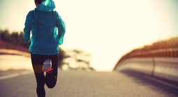 Tập thể dục như thế nào để về già không bị cao huyết áp?