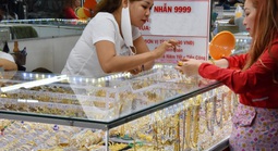 Giá vàng hôm nay 27-1: Tăng mạnh, lập kỷ lục rồi bất ngờ lao xuống