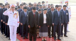 Tổng Bí thư, Chủ tịch nước Lào Thongloun Sisoulith vào Lăng viếng Chủ tịch Hồ Chí Minh