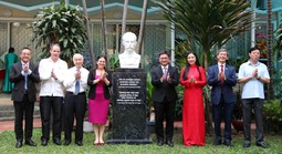 Khánh thành tượng Anh hùng dân tộc Cuba Jose Marti tại TP HCM