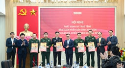 Trao Báo Xuân Nhân Dân 2026 tới cán bộ, chiến sĩ biên giới và hải đảo