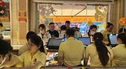 Giá vàng, bạc "nóng bỏng tay"