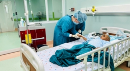 Lần đầu tiên, bác sĩ Bệnh viện Nhi Đồng 1 chữa được bệnh này