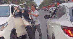 Bắt tạm giam người chặn đầu xe, đấm vào mặt tài xế lái ô tô giữa phố Đà Nẵng