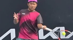 Lê Tiến Anh vào bán kết U14 Úc mở rộng, khoe được gặp Zverev