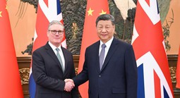 Chủ tịch Trung Quốc Tập Cận Bình hội đàm với Thủ tướng Anh Keir Starmer