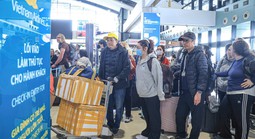 "Cháy vé" nhiều đường bay Tết từ TPHCM đi miền Trung, miền Bắc