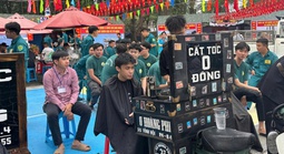 TikToker sở hữu 1,6 triệu follower chuyên cắt tóc cho sao Việt là ai?