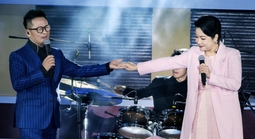 Mỹ Linh, Bằng Kiều khuấy động Đà Lạt trong đêm Lễ hội hoa mai anh đào