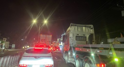 Lượng xe đổ về TPHCM quá đông, ngã tư Đồng Tâm ở Đồng Tháp ùn ứ nghiêm trọng