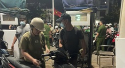 Cây xăng trên đảo Phú Quý mở bán trở lại để phục vụ người dân