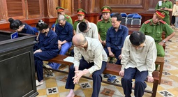 Vụ nhà hàng Gallery: Thuê xe ôm theo dõi đoàn kiểm tra liên ngành