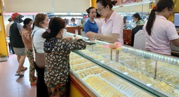 Giá vàng hôm nay 5-1: Giá vàng thế giới tăng vọt