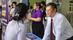 Chương trình hướng nghiệp "gõ cửa" hơn 500 trường THPT có gì mới?