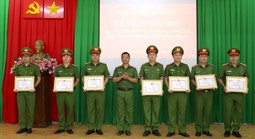 Khen thưởng lực lượng phá án vụ cướp tiệm vàng ở Lâm Đồng