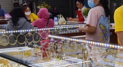 Cuối ngày 6-1, giá vàng miếng SJC lần đầu chạm 158 triệu đồng/lượng