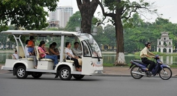 Những loại xe nào không phải nộp phí sử dụng đường bộ từ năm 2026?