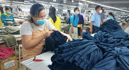 Bảo vệ lao động nữ mang thai, nuôi con nhỏ