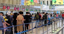 Tỉ lệ chuyến bay đúng giờ năm 2025 giảm mạnh