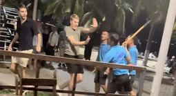 Vụ quán bar có nhân viên cầm xẻng dọa đánh khách nước ngoài: Phạt tiền, buộc ngưng hoạt động 