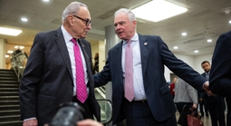 Thượng viện Mỹ bỏ phiếu hạn chế hành động quân sự của ông Donald Trump ở Venezuela