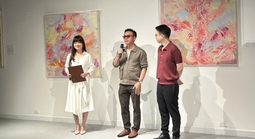 Lê Minh Khoa "chào sân" hội họa