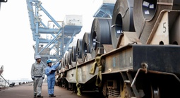 Kỷ lục mới của tỉ phú thép Trần Đình Long